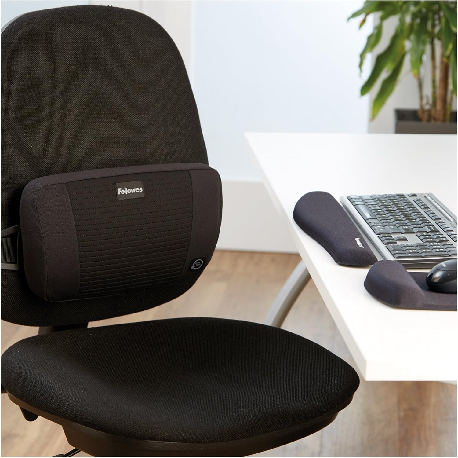 FELLOWES PlushTouch FoamFusion Keyboard Wrist Rest with MICROBAN