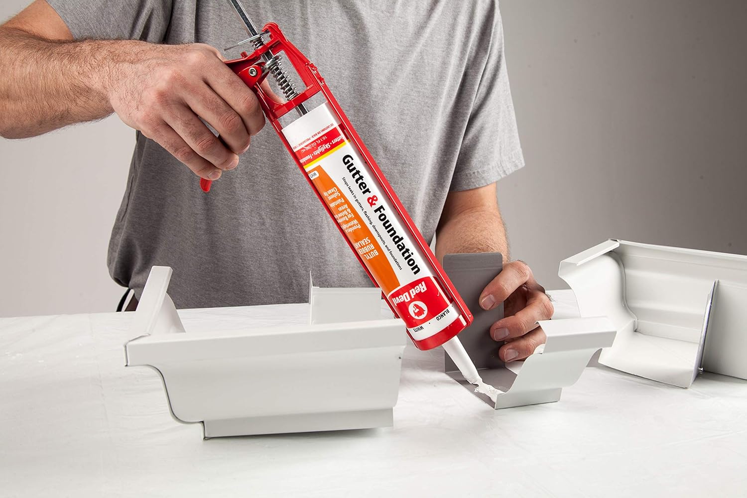 Red Devil 0697 Gutter & Foundation Sealant, 10.1 oz., White, (Pack of 1) 1 Pack White