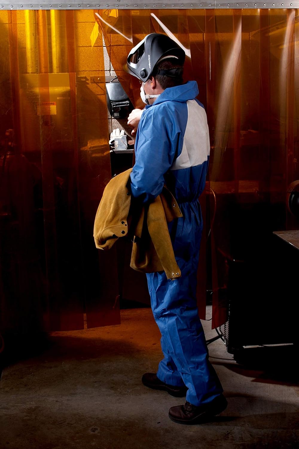 3M Protective Disposable Coveralls, Bulk Pack of 25, Hooded, Secondary Flame Spread-Resistant Treatment, SMS Based