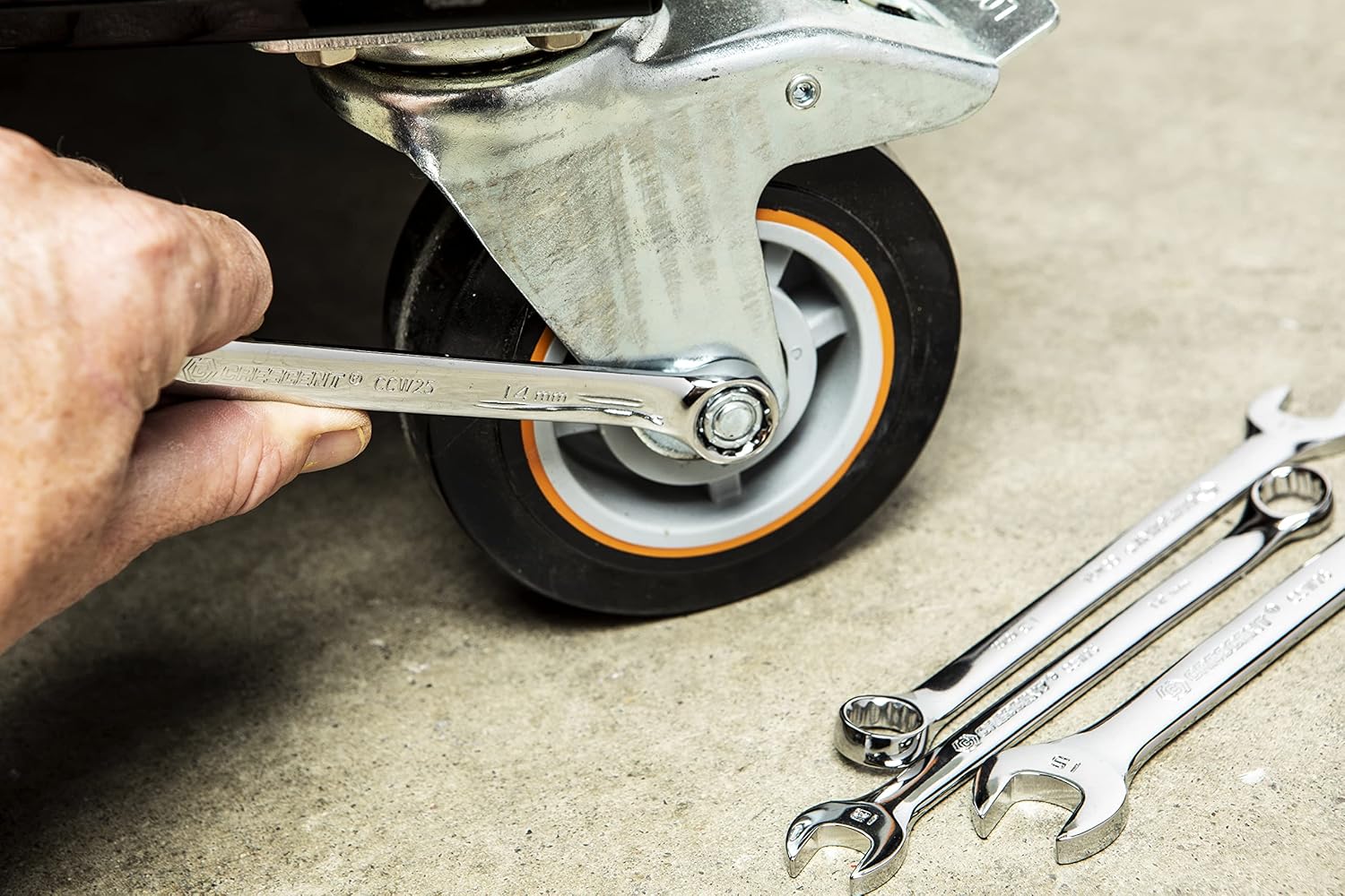 Crescent 15 Piece 12 Point Metric Combination Wrench Set with Tool Roll - CCWS5-05