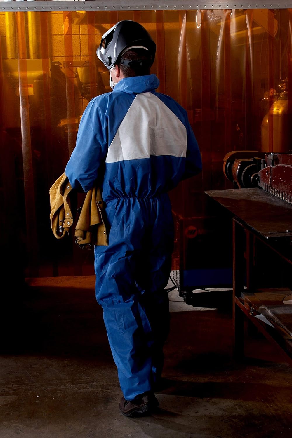 3M Protective Disposable Coveralls, Bulk Pack of 25, Hooded, Secondary Flame Spread-Resistant Treatment, SMS Based