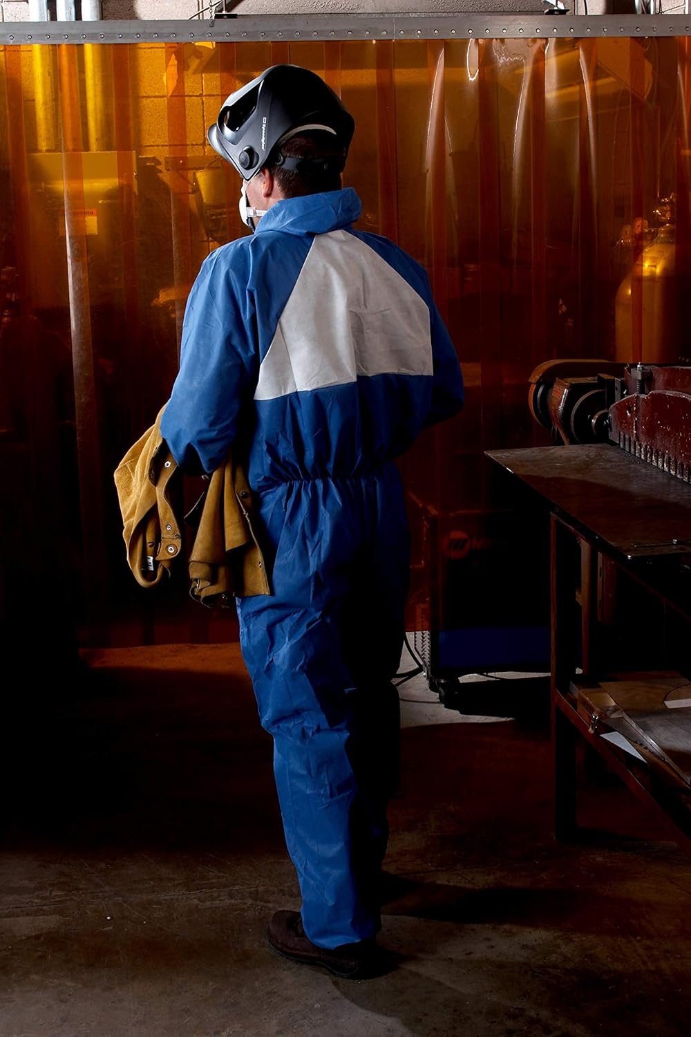3M Protective Disposable Coveralls, Bulk Pack of 25, Hooded, Secondary Flame Spread-Resistant Treatment, SMS Based