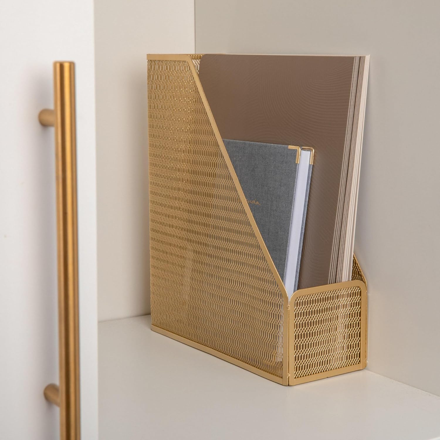 Martha Stewart Ryder Mesh Metal Single-Slot Magazine File Holder Desktop Organizer, 11-1/2inH x 3-3/4inW x 9-3/4inD, Gold