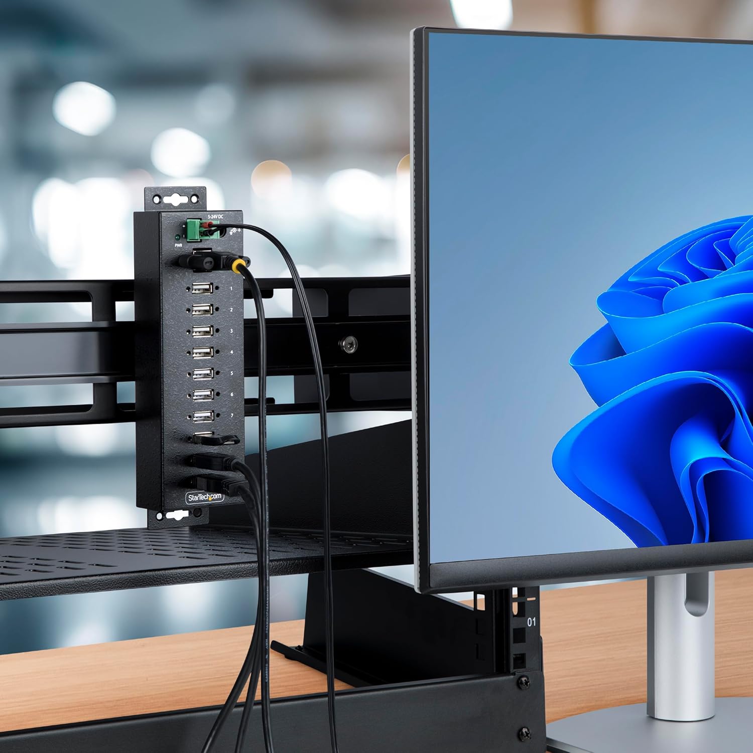 StarTech.com 10-Port Industrial USB 2.0 Hub, Rugged USB Hub withESD Level 4 Protection, DIN/Wall/Desk-Mountable USB-A Hub