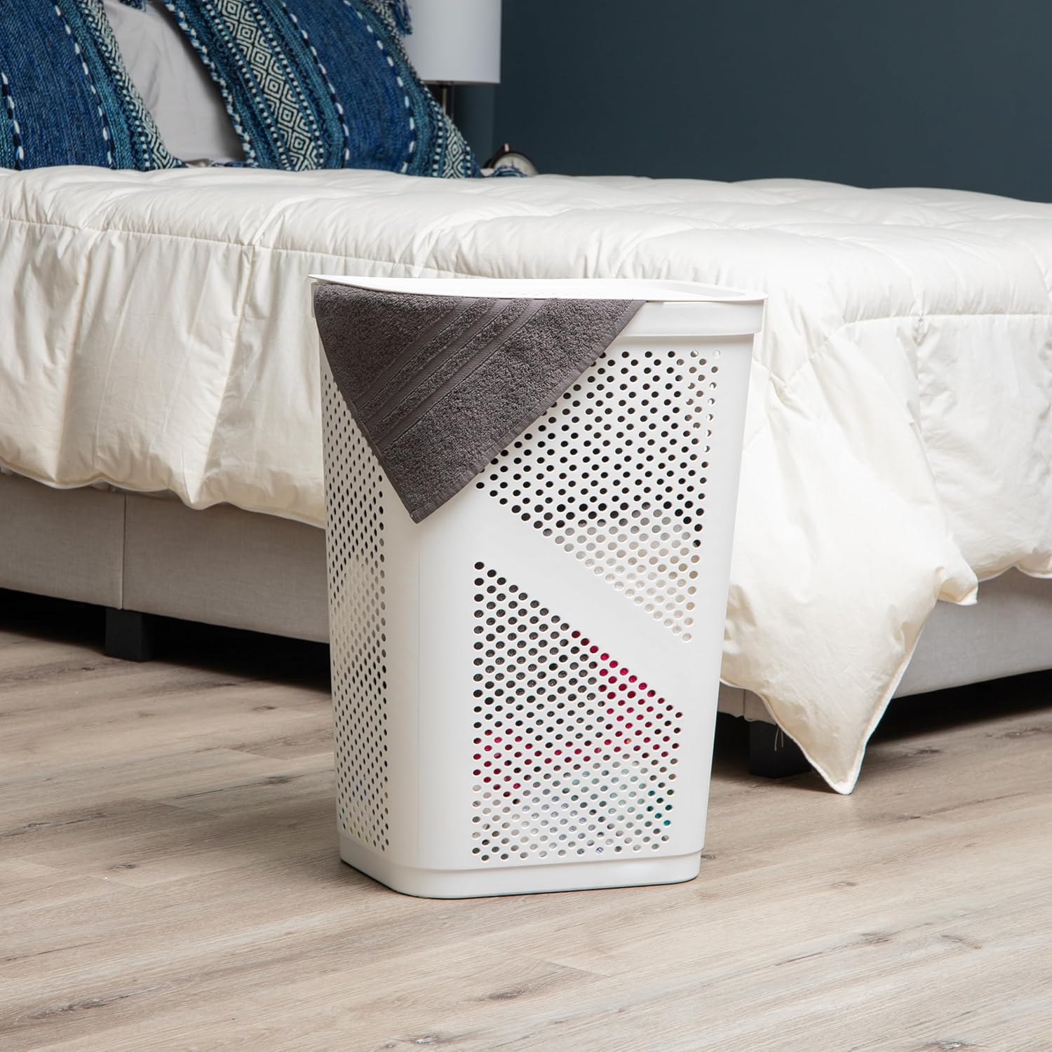 Mind Reader Slim Laundry Hamper with Lid, 60L Ventilated Plastic