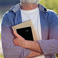 AT-A-GLANCE 2026 Appointment Book Planner, Weekly, 5" x 8", Small, DayMinder, Black (G2000026) 2026 New Edition