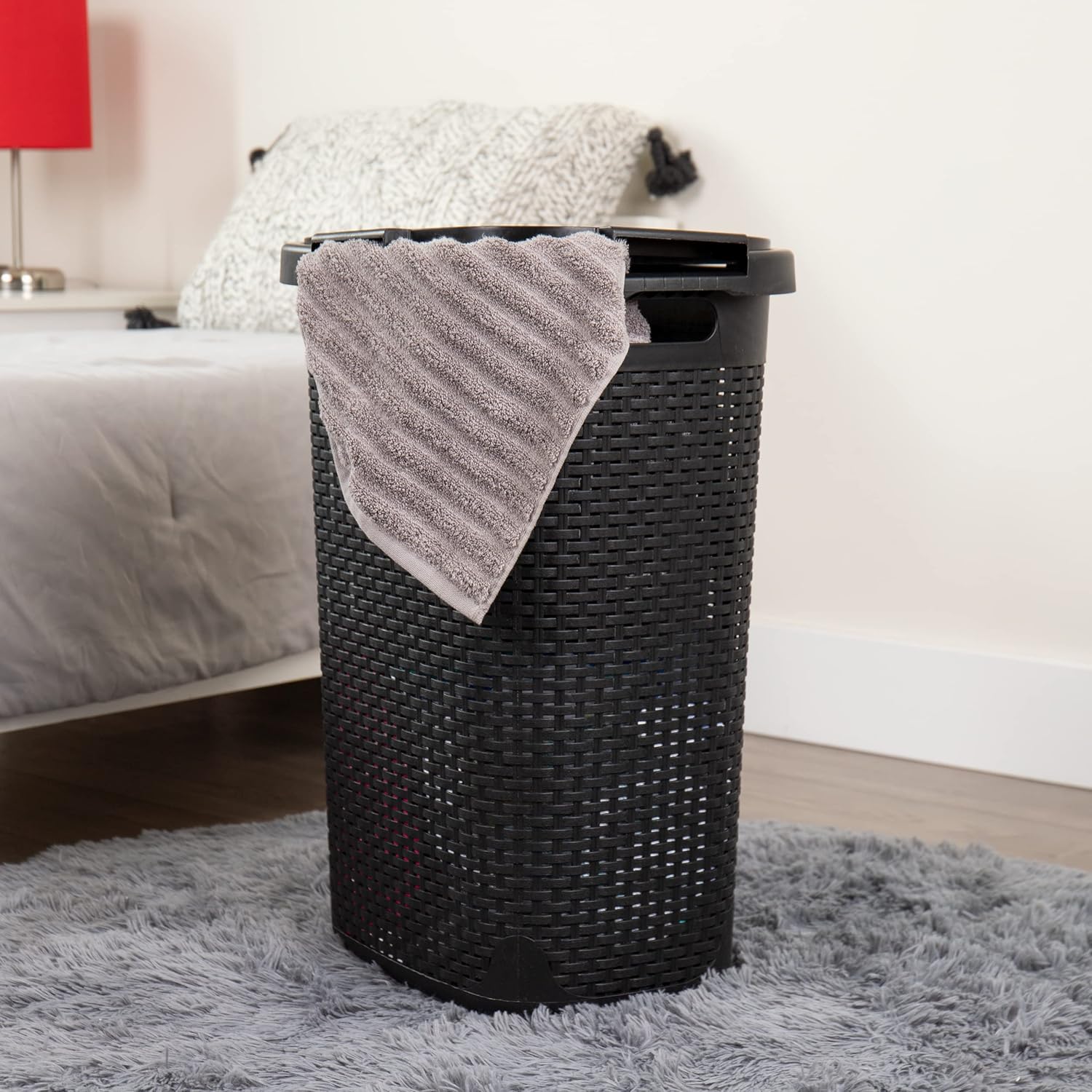 Mind Reader 60L Slim Laundry Hamper with Lid, Wicker-Style Plastic