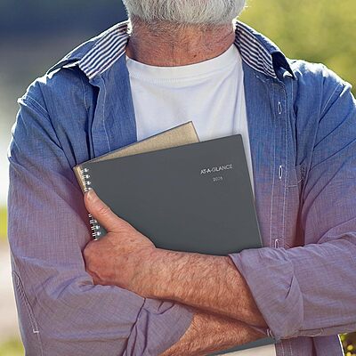 AT-A-GLANCE DayMinder Monthly Planner, Wire-Bound