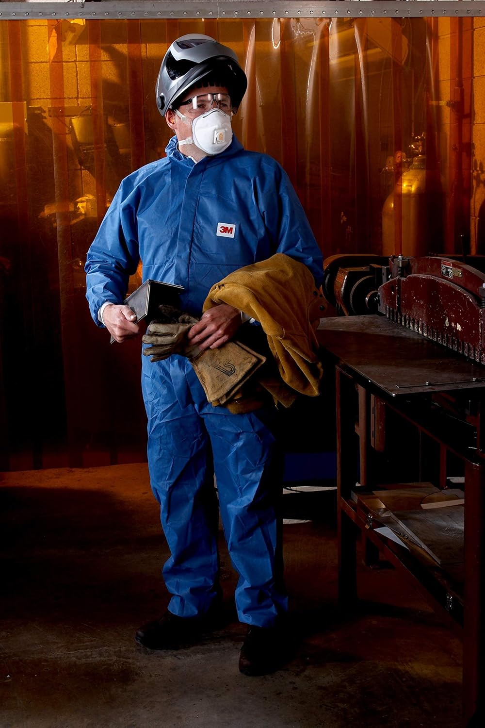 3M Protective Disposable Coveralls, Bulk Pack of 25, Hooded, Secondary Flame Spread-Resistant Treatment, SMS Based