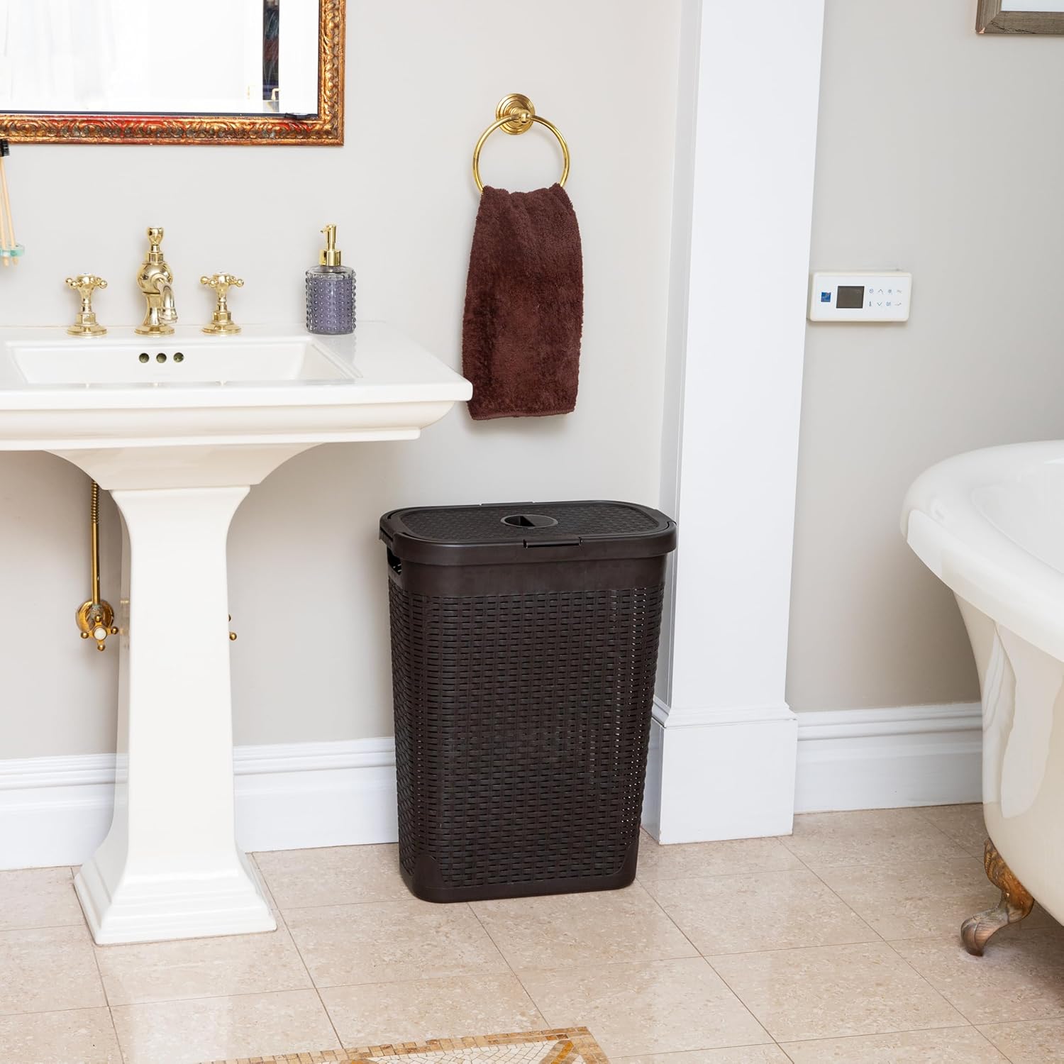 Mind Reader 40L Slim Laundry Hamper with Lid, Wicker-Style Plastic