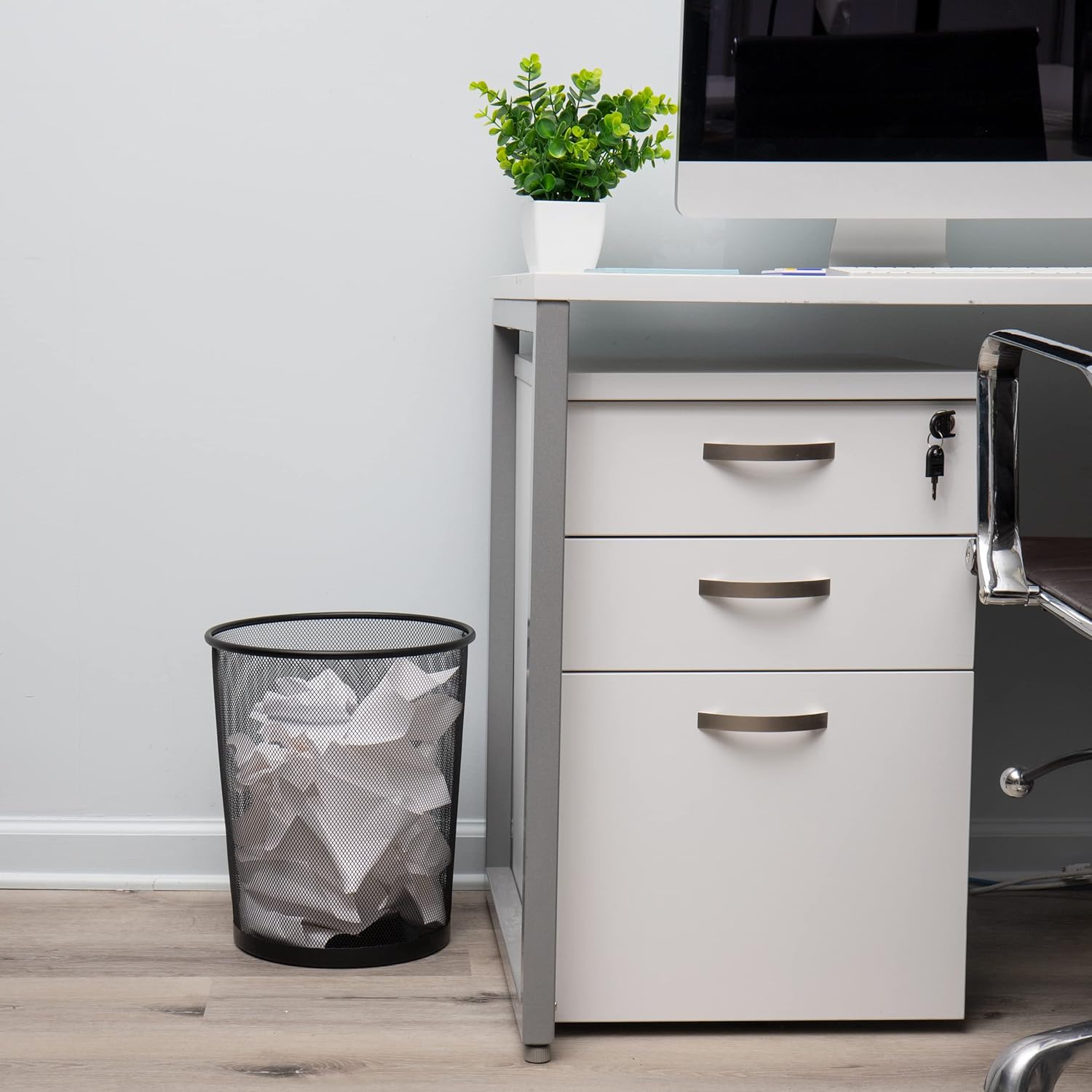 MIND READER Mesh Trash Can, Metal Mesh Waste Basket