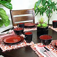 Gibson Soho Lounge 16-Piece Round Dinnerware Set, Burgundy