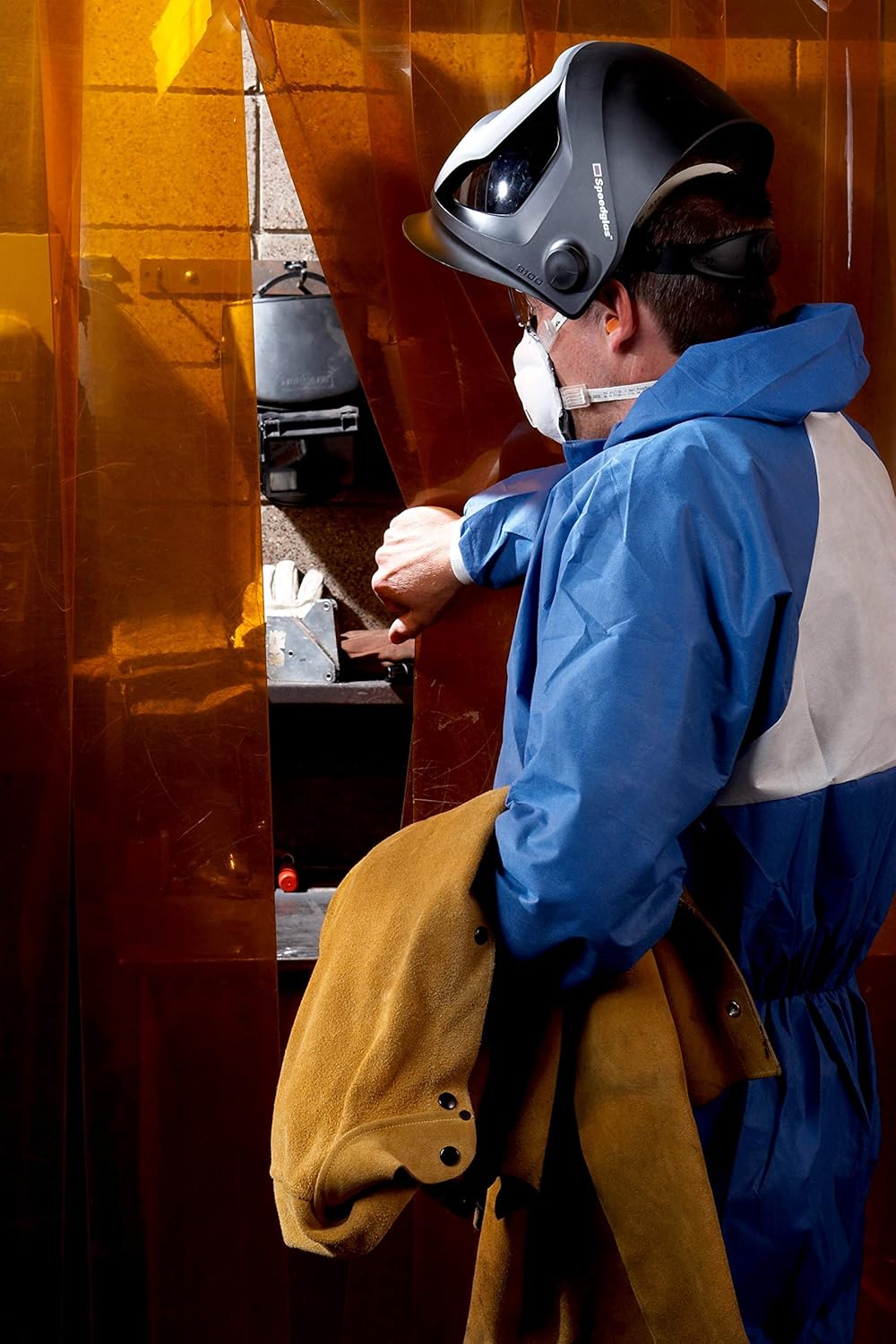3M Protective Disposable Coveralls, Bulk Pack of 25, Hooded, Secondary Flame Spread-Resistant Treatment, SMS Based