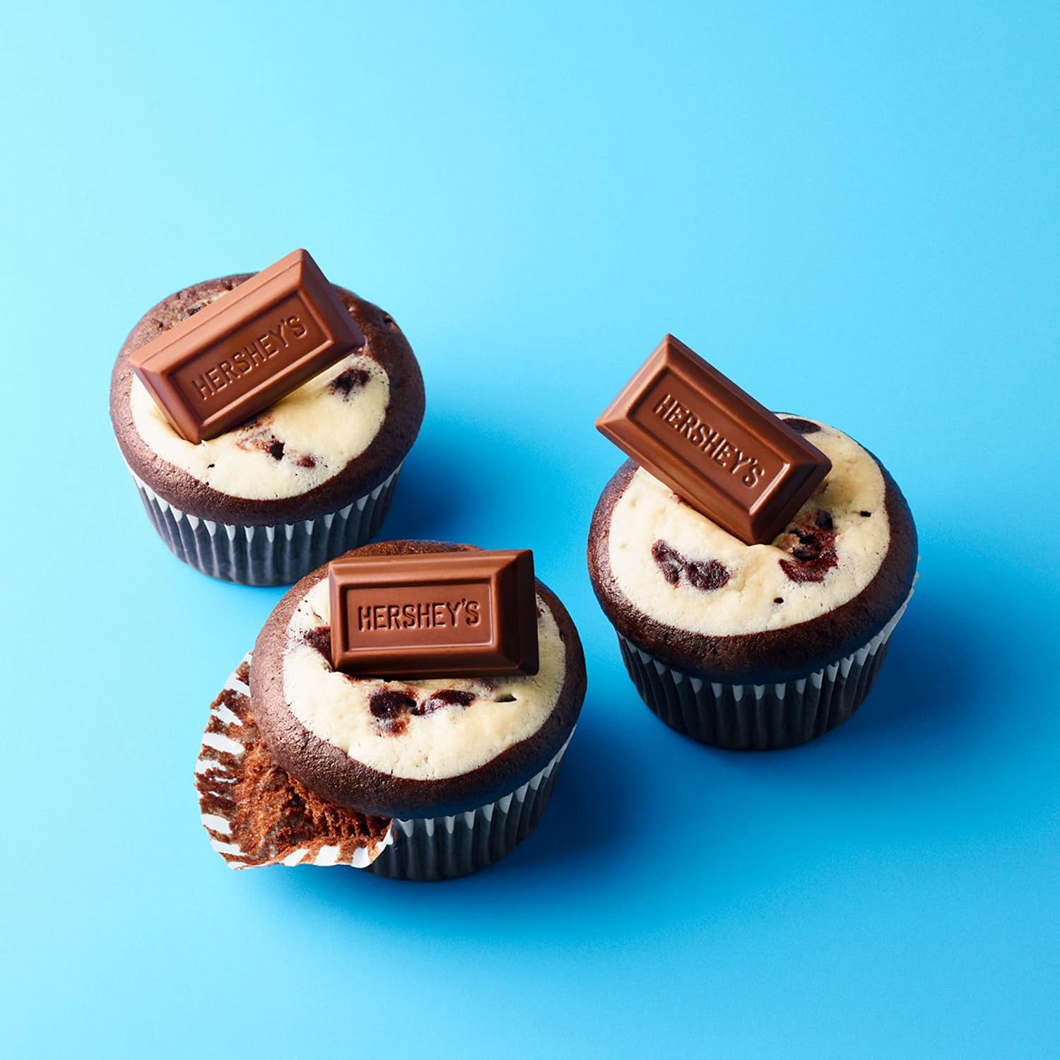 HERSHEY'S Miniatures Assorted Chocolate Candy Party Pack, 35.9 oz Chocolate 35.9 Ounce (Pack of 1)