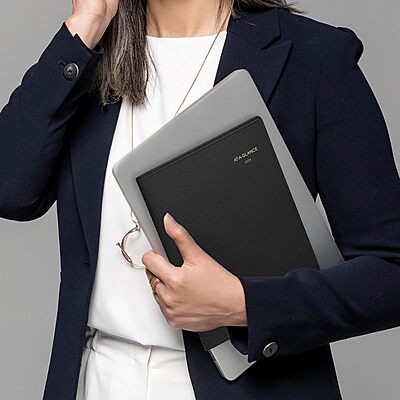 AT-A-GLANCE 2026 Appointment Book Planner, Weekly, 8-1/4" x 11", Large, Black (709500526) 2026 New Edition Black