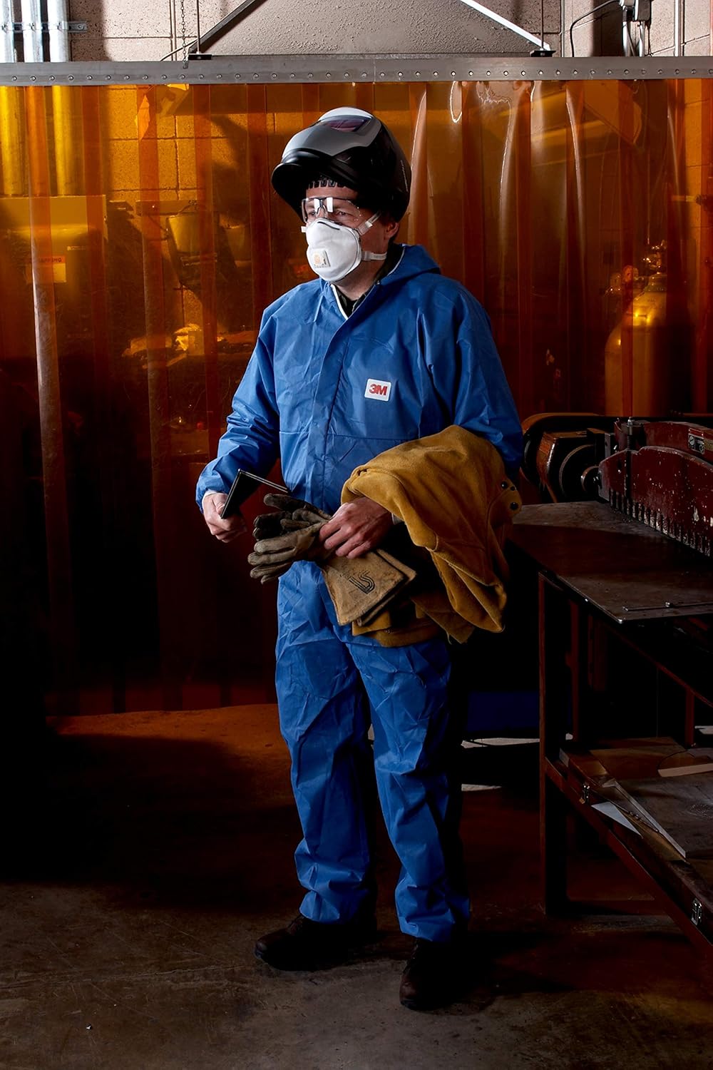 3M Protective Disposable Coveralls, Bulk Pack of 25, Hooded, Secondary Flame Spread-Resistant Treatment, SMS Based
