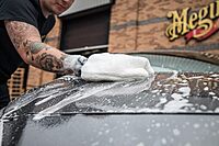 Meguiar's X3002 Microfiber Wash Mitt, Super-Thick, Reusable Wash Mitt for Ultimate Finish, Safe on Clear Coats
