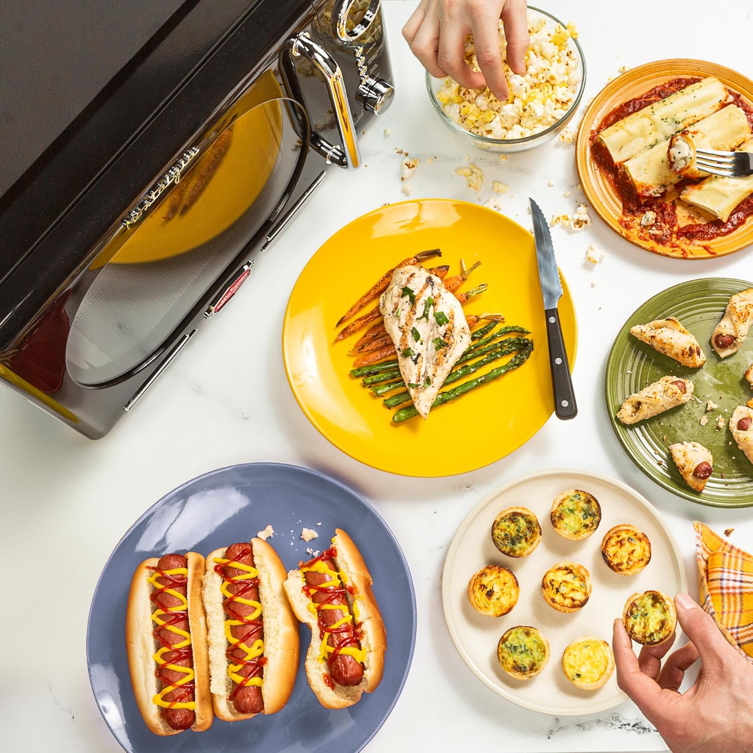 Nostalgia Retro Countertop Microwave Oven