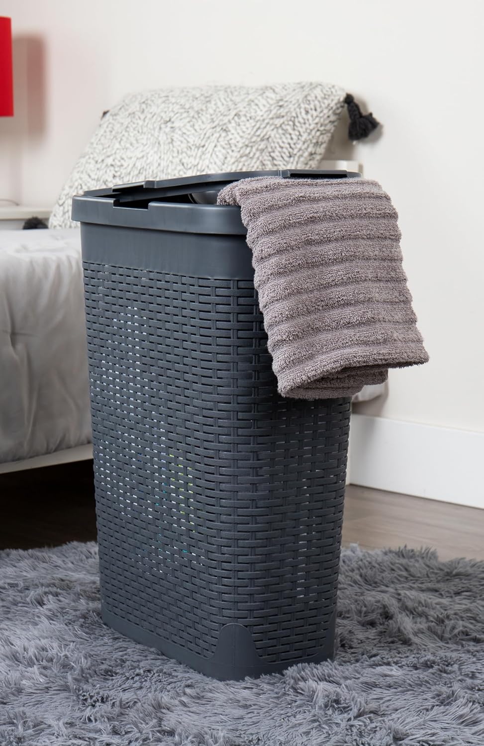 Mind Reader 40L Slim Laundry Hamper with Lid, Wicker-Style Plastic