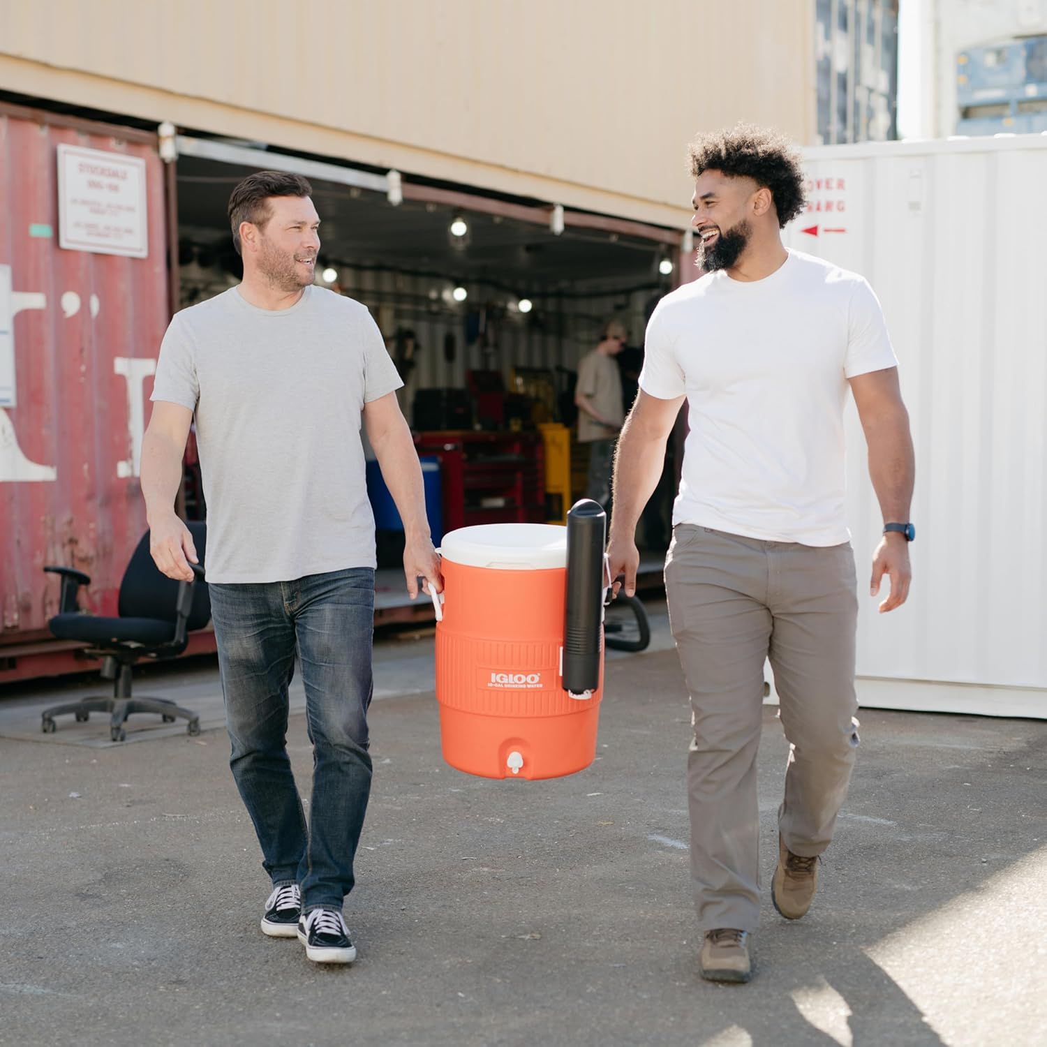 Igloo 10 Gallon Sports Cooler Insulated Beverage Dispenser