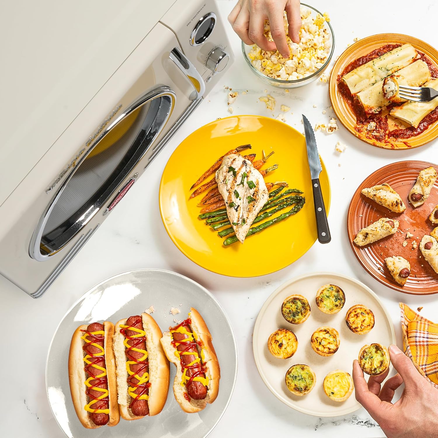 Nostalgia Retro Countertop Microwave Oven