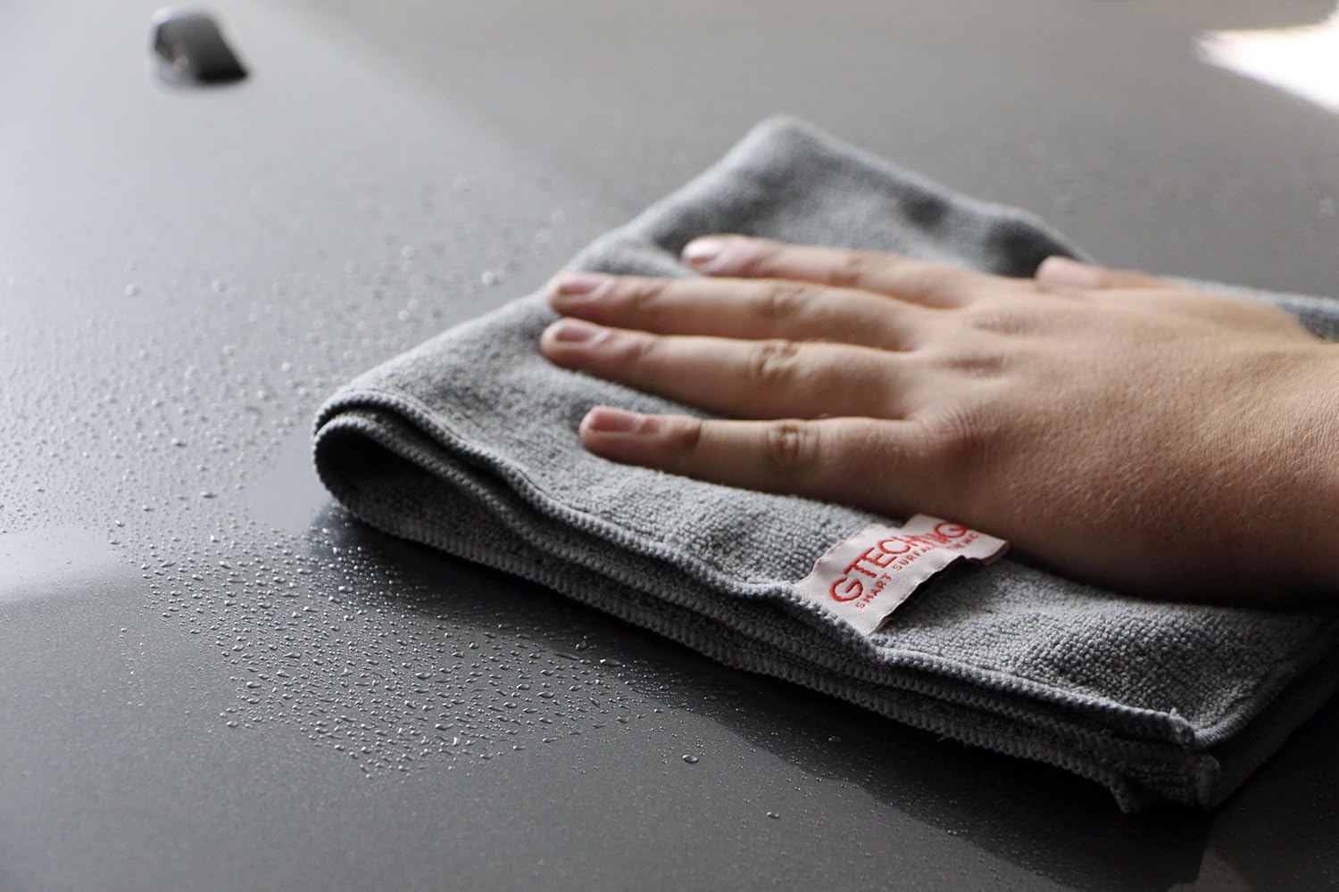 Gtechniq MF1 ZeroR Microfibre Cloth for Cars, Soft Car Cleaning Cloth with Ultra Split Fibres, Machine Washable