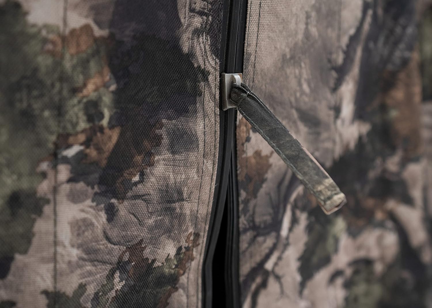 BOG Prevail Sitting Height Ground Blind Mossy Oak with StealthZip Silent Zippers, StealthTrac Silent Windows
