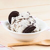 Nostalgia Electric Ice Cream Maker - Old Fashioned Soft Serve Ice Cream Machine Makes Frozen Yogurt - 1.5 Quart Tan