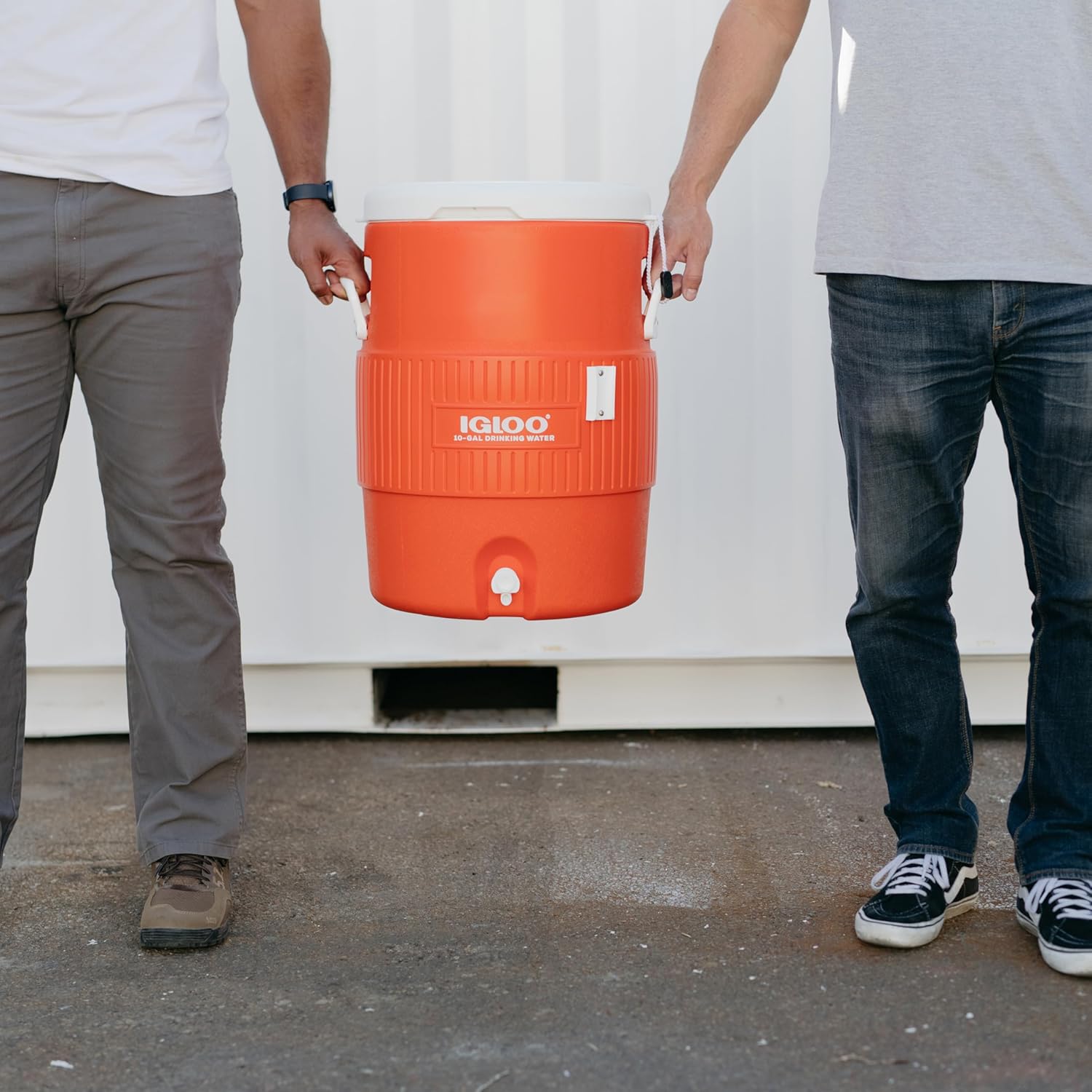 Igloo 10 Gallon Sports Cooler Insulated Beverage Dispenser