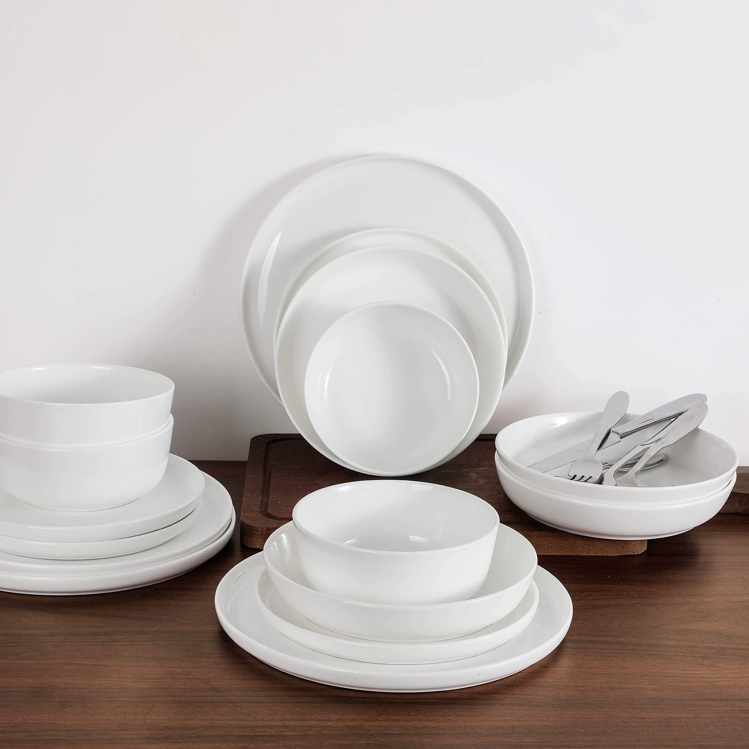 TABLE 12 16-Piece Dinnerware Set, Service for 4