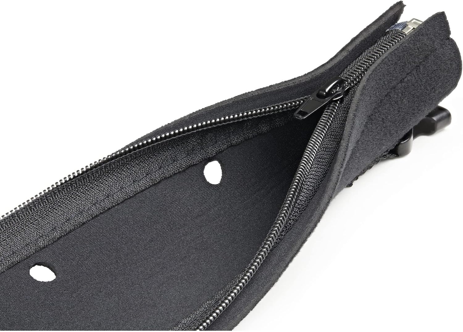 StarTech.com 40" (1m) Neoprene Cable Management Sleeve with Zipper & Buckle - 1.2" (3cm) Diameter