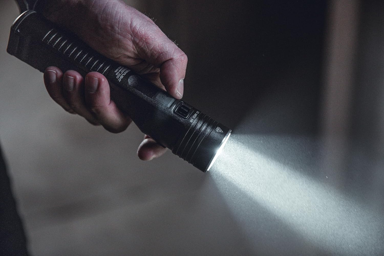 Streamlight Stinger 2020 2000-Lumen Rechargeable Professional Flashlight