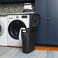 Mind Reader 40L Slim Laundry Hamper with Lid, Wicker-Style Plastic