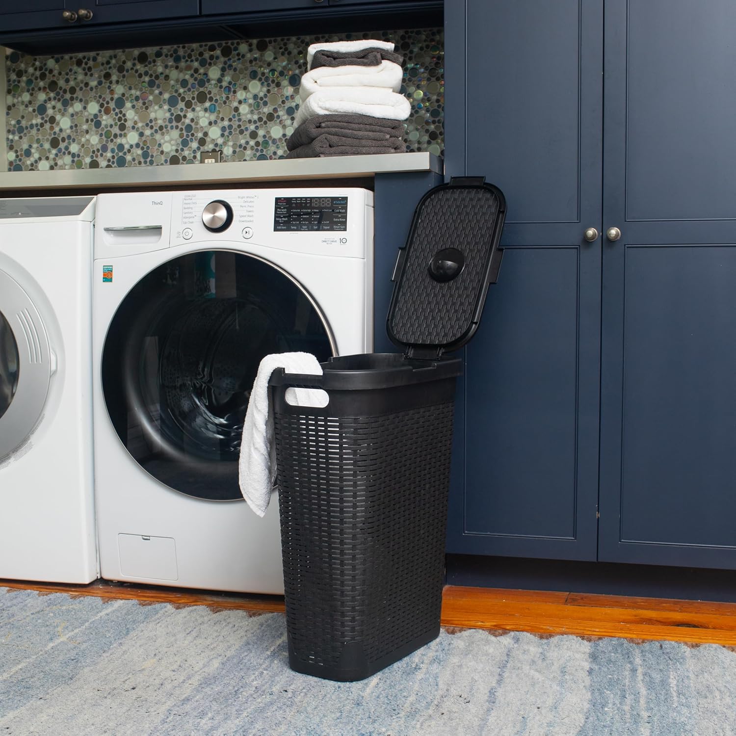 Mind Reader 40L Slim Laundry Hamper with Lid, Wicker-Style Plastic