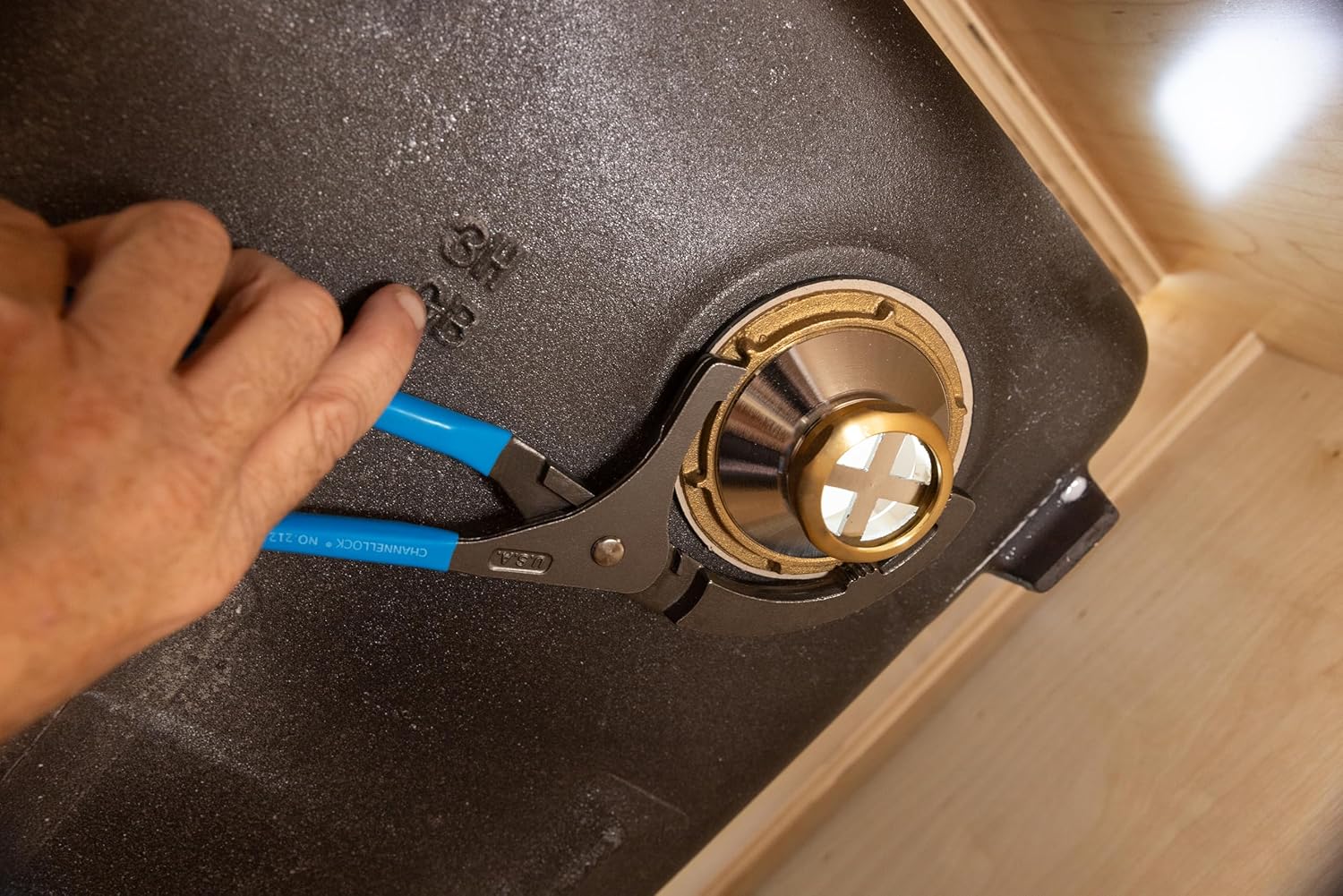 CHANNELLOCK 212 12-inch Oil Filter/PVC Pliers | Made in USA | 2.5 to 3.75-inch Jaw Capacity | Forged High Carbon Steel | Blue