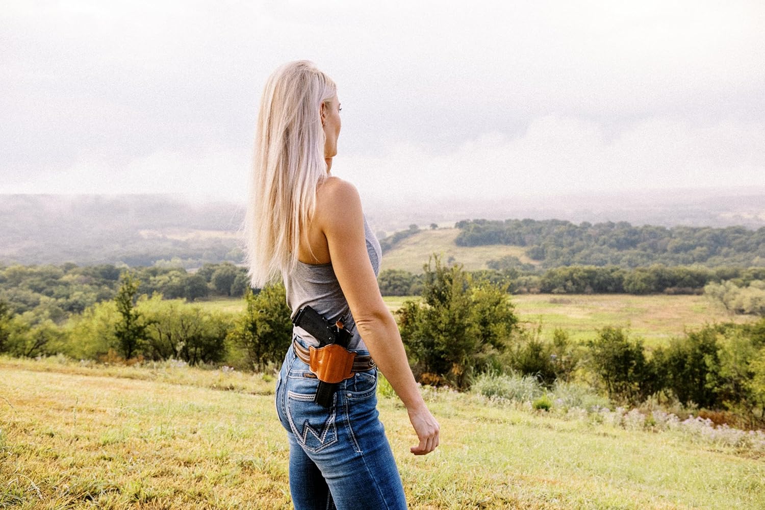 BIANCHI 105 Minimalist Leather Belt Slide Holster