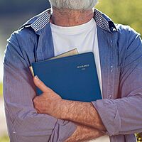 AT-A-GLANCE Weekly Appointment Book Planner, Large 8-1/4 x 11, Quarter-Hourly