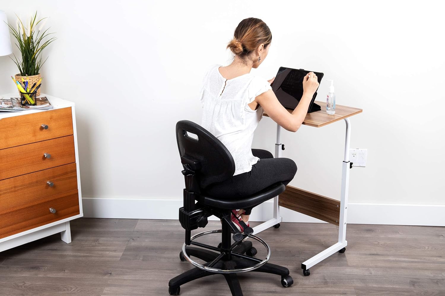 Mind Reader Standing Desk, Adjustable Height, Laptop Workstation, 33"H x 15.75"W x 21.75"L, MDF, Brown