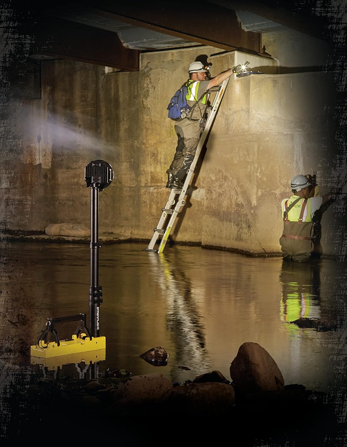 Streamlight 45670 Portable Scene Light 10,000-Lumen Portable and Collapsible Flood Light with Heavy-Duty Shoulder Strap