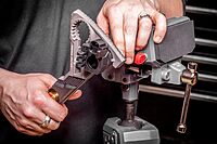 Real Avid Vise - 360° Swiveling Bench Vise for Optimal Positioning, Versatile Applications, 5" Jaw Width Vise for Cleaning