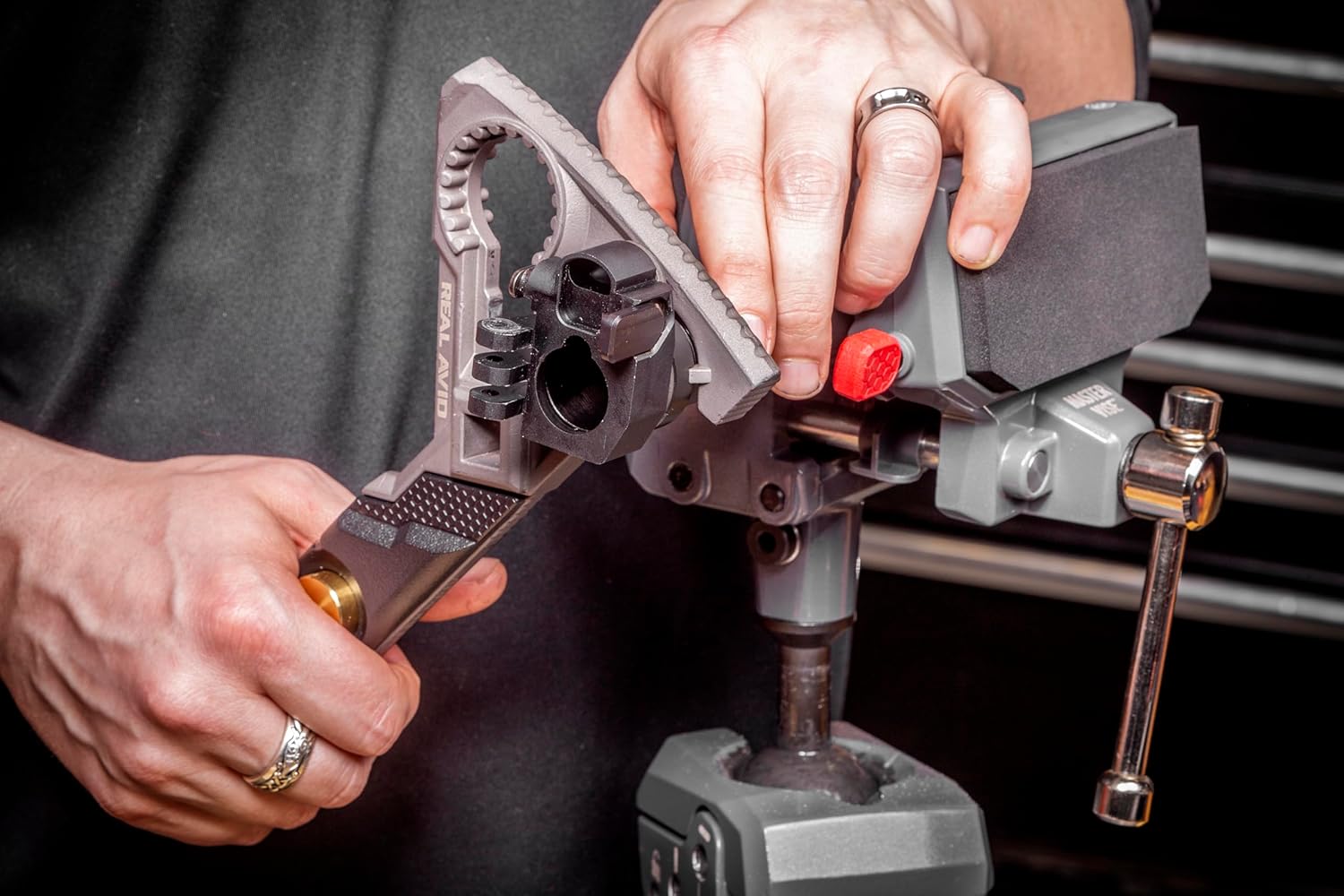 Real Avid Vise - 360° Swiveling Bench Vise for Optimal Positioning, Versatile Applications, 5" Jaw Width Vise for Cleaning