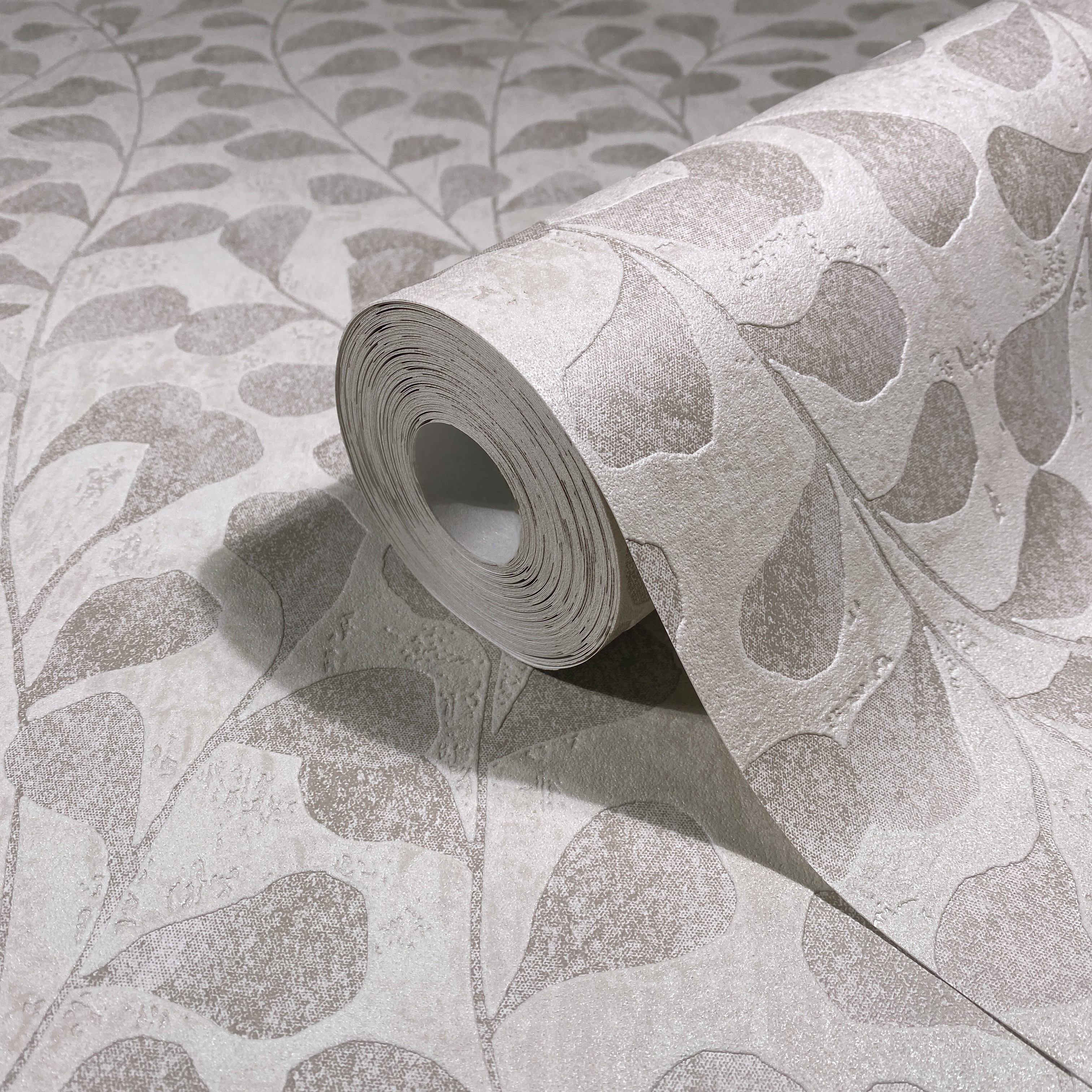 82502 Wallpaper Naomi