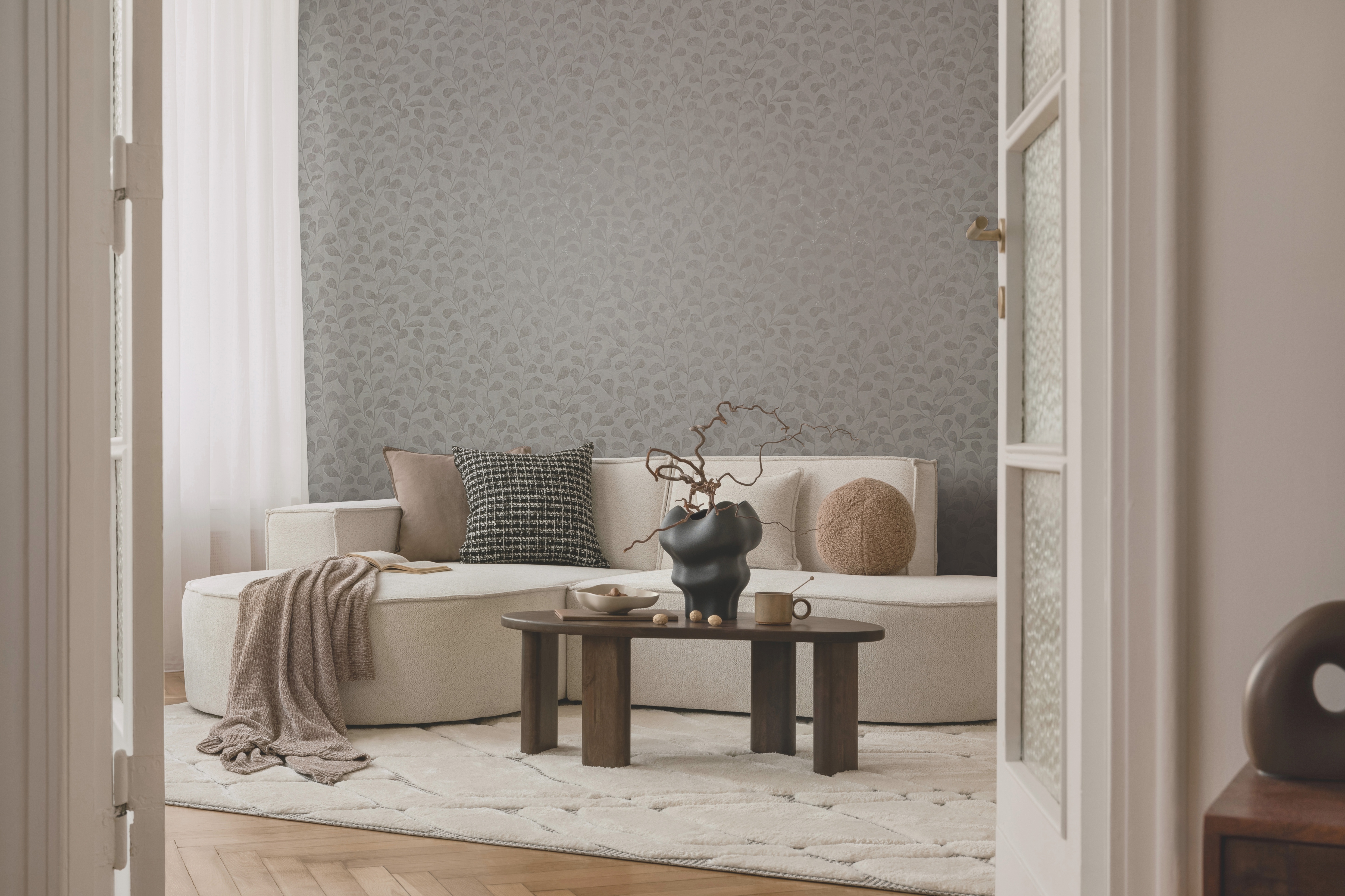 82502 Wallpaper Naomi