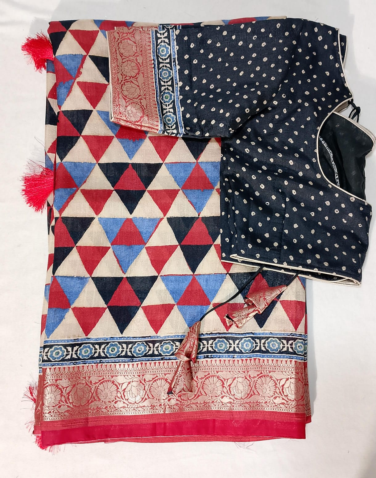 J588: Ready To Ship Beautiful Maheswari Silk Saree In Azark Desgin With Stitched Blouse