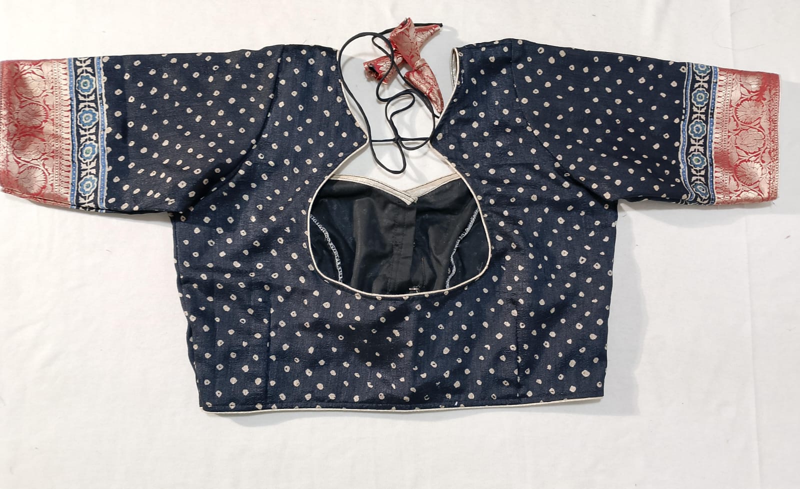 J588: Ready To Ship Beautiful Maheswari Silk Saree In Azark Desgin With Stitched Blouse