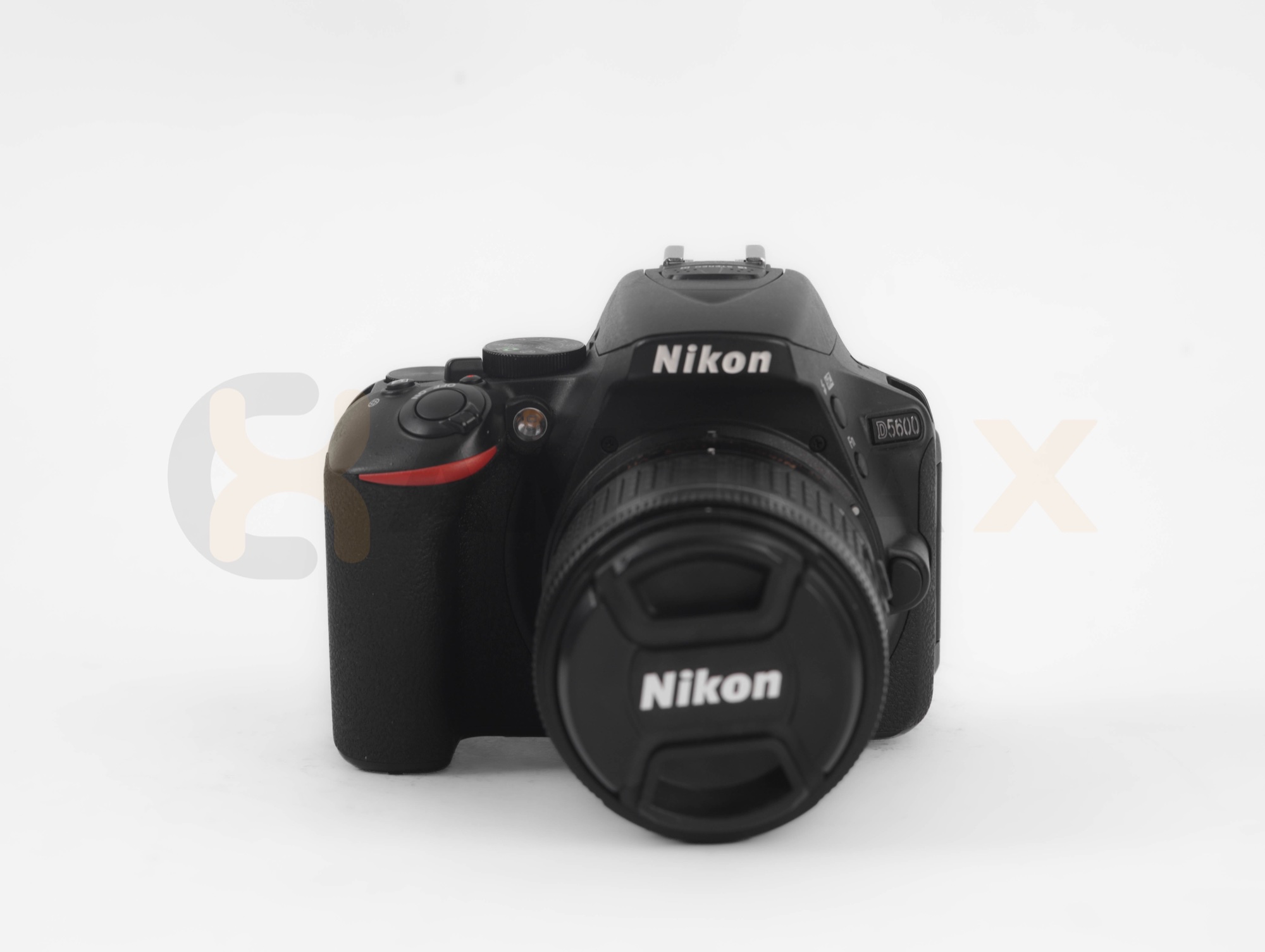 nikon d5600 7k s.n8804004