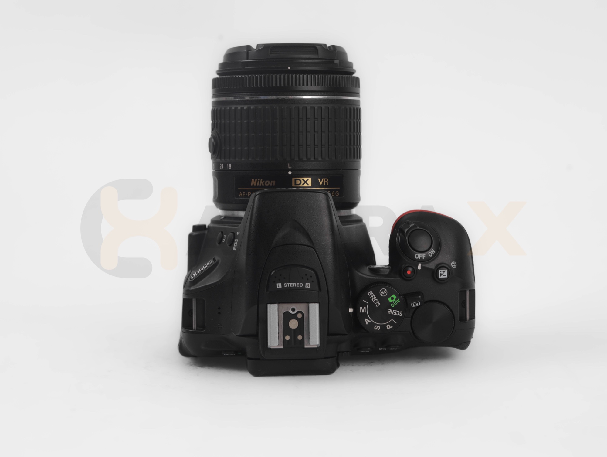 nikon d5600 7k s.n8804004