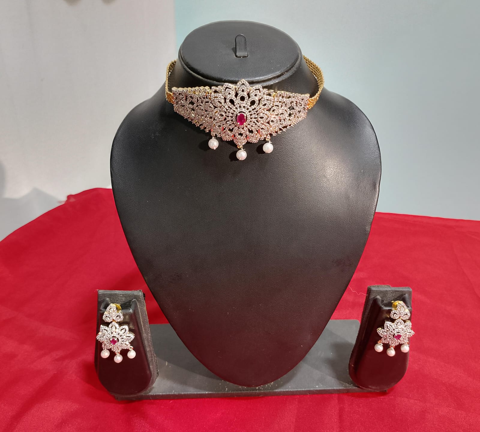 C089: Beautiful Choker  Set