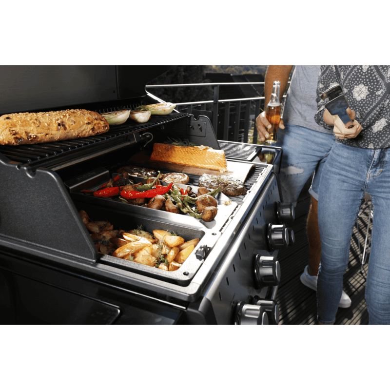 Broil King Crown™ 490 LX Gas Grill