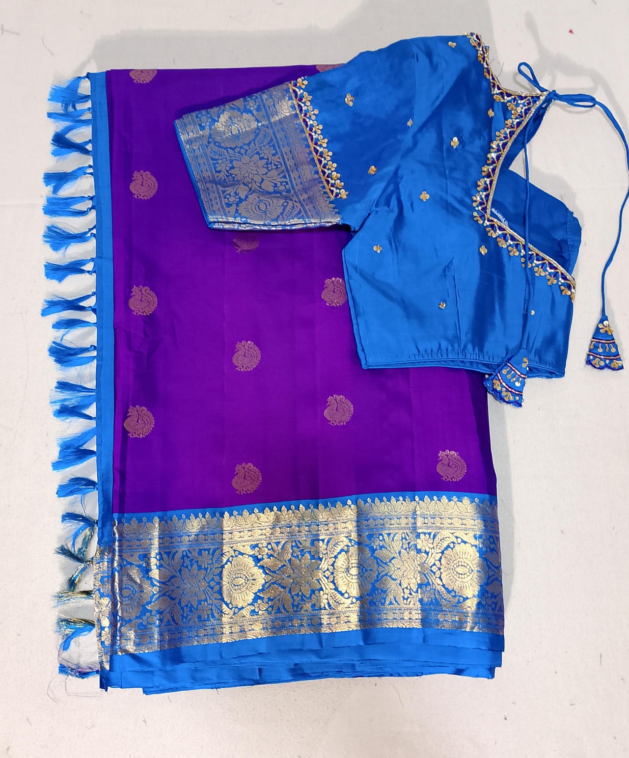 N512: Ready To Ship Beautiful Gadwal Saree With Stitched Blouse